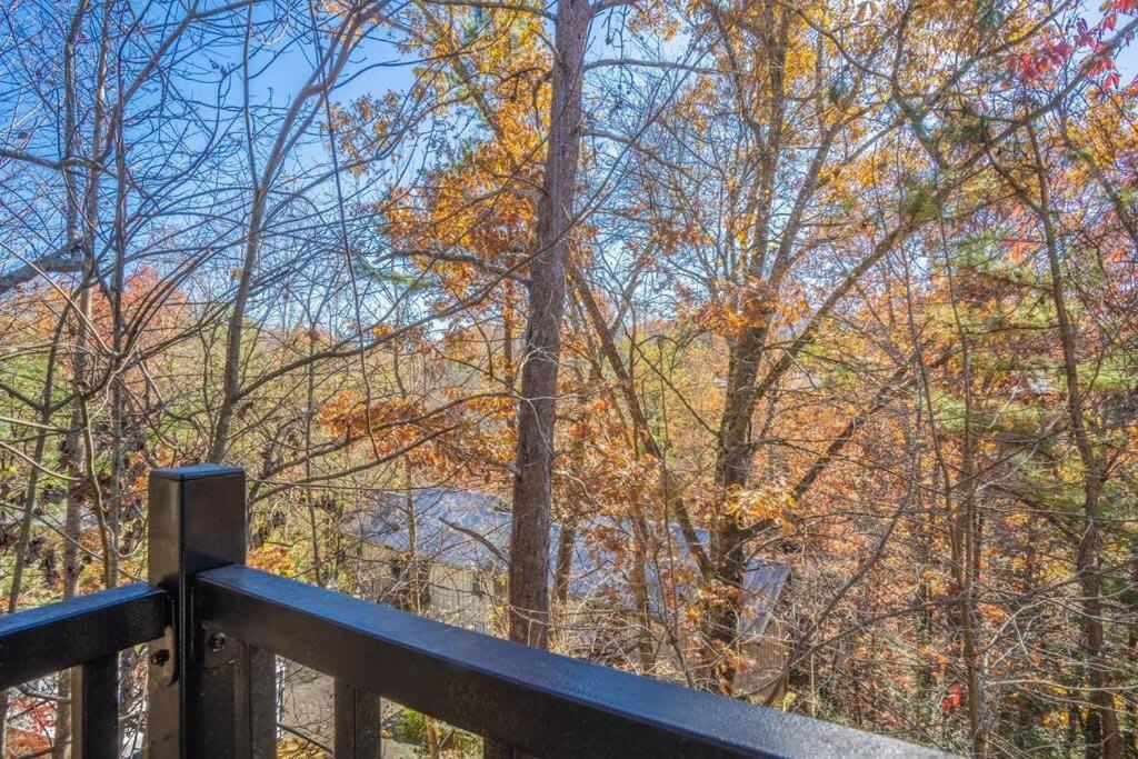 Sasquatch Lodge E Sleeps 13 Gatlinburg Esterno foto